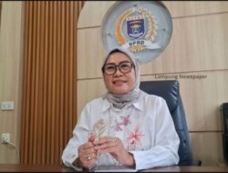 Ketua DPRD Kota Metro Salurkan Dukungan Finansial ke Puluhan Pelajar SD dan SMP