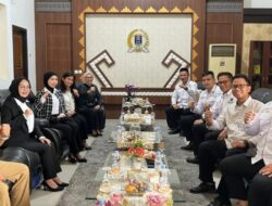 Ketua DPRD Metro, Ria Hartini Menerima Audiensi LBH-KIS Kota Metro